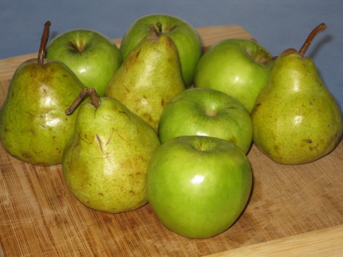 Pear, Apple and Cheddar Pie